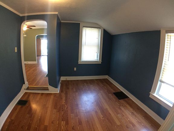 4th image of 18 Ann St NE