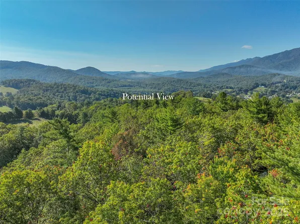 4 Rosewood Ln, Burnsville, NC 28714