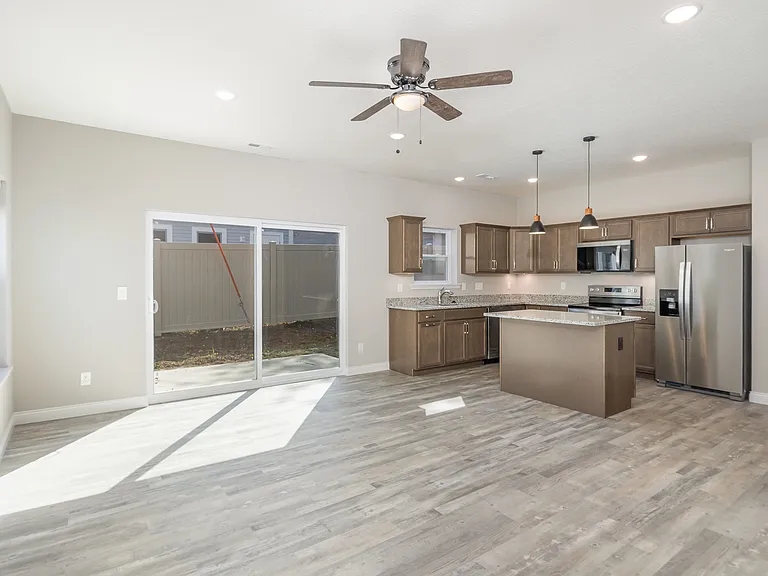 502 Station Ct — Photo 6