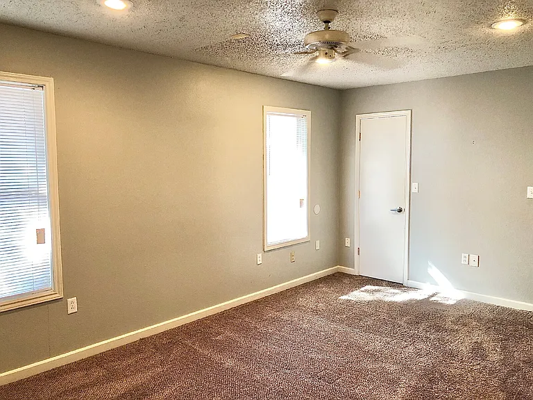 413 Dowden Rd #D — Photo 6