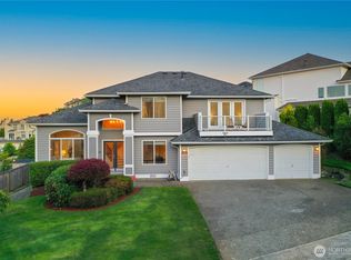 5609 Orca Dr NE, Tacoma, WA