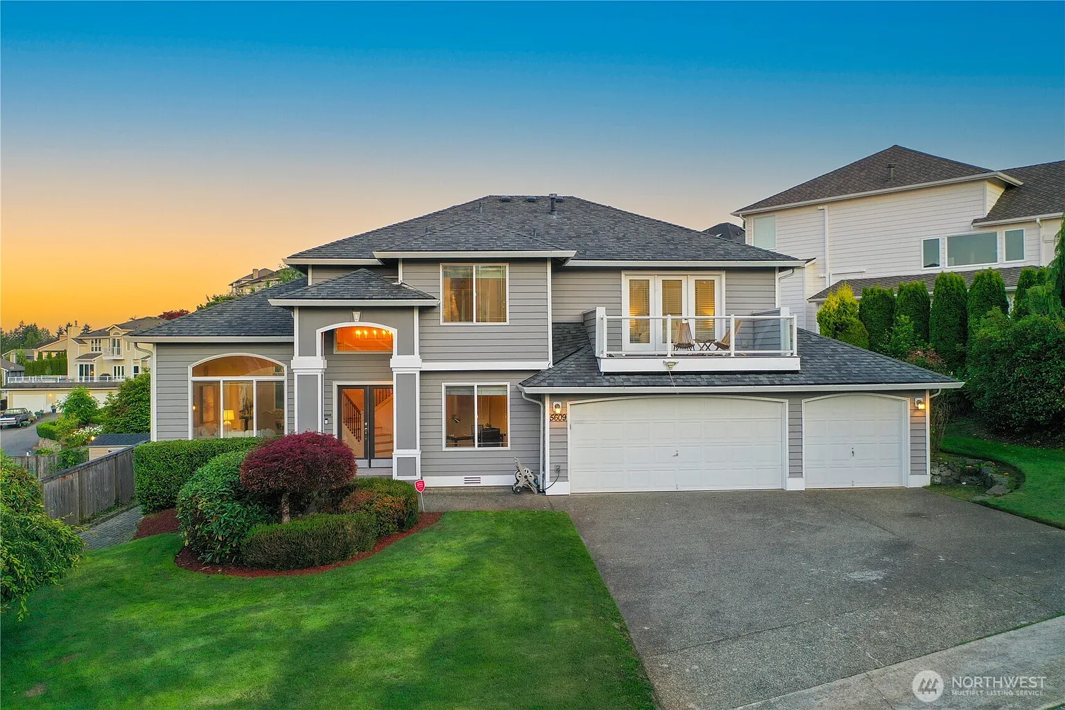 5609 Orca Drive NE photo 1