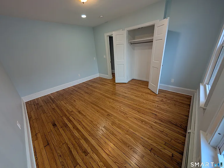 10 Wallace St — Photo 3