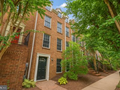2319 N Greenbrier Ct, Arlington, VA, 22207