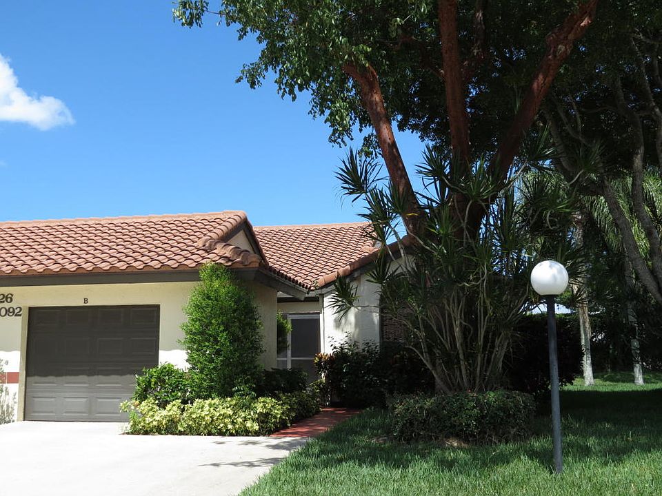 Home For Sale In Palm Chase Lakes