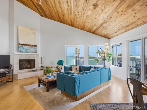 941 1st St, Hermosa Beach, CA 90254