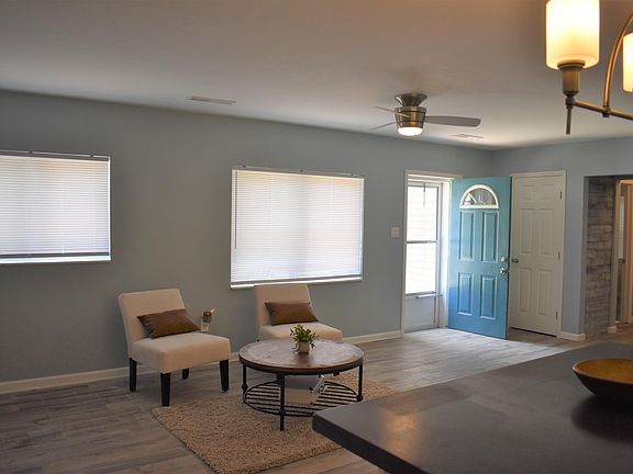 4th image of 223 Henry St