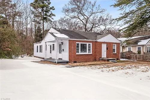 718 S Elam Ave Photo 1