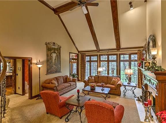 3rd image of 6151 N Hull Dr