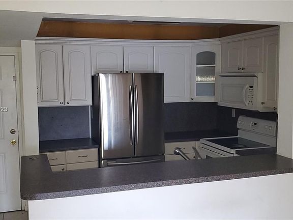 4th image of 4273 NW 89th Ave APT 107