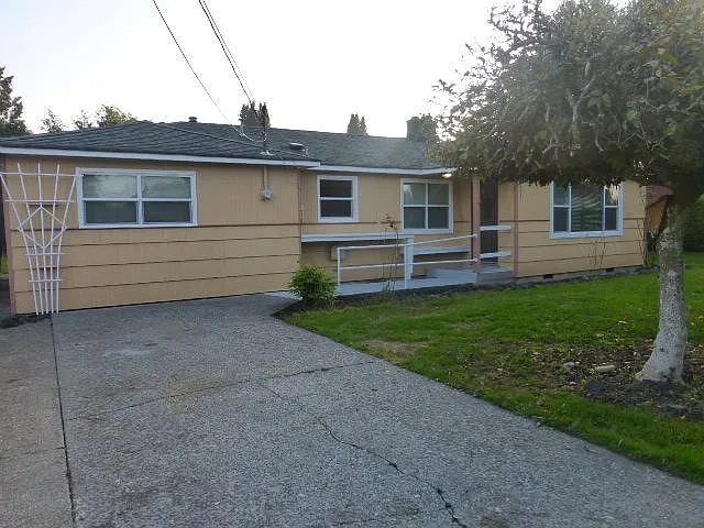 3 bed, 1350 sqft, $2,250 — Photo 1