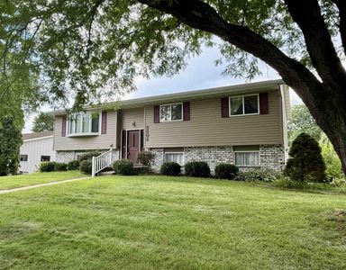 5502 Valley Drive, Mc Farland, WI, 53558