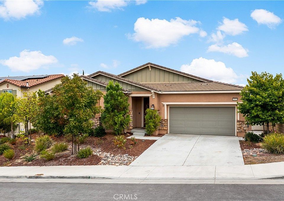 1st image of 30640 Lone Pine Dr