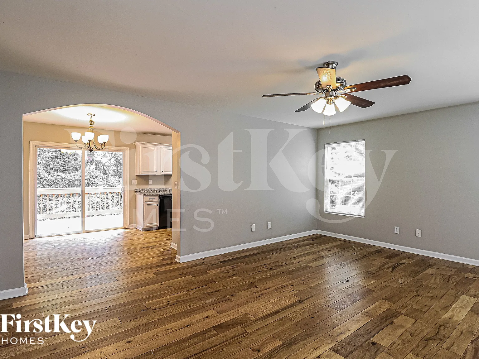 3 bed, 2.0 bath, 1301 sqft, $1,770 — Photo 4