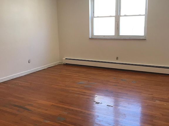 4th image of 405 Palisade Ave #2