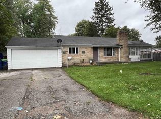 407 W Clinton St, Saint Charles, MI