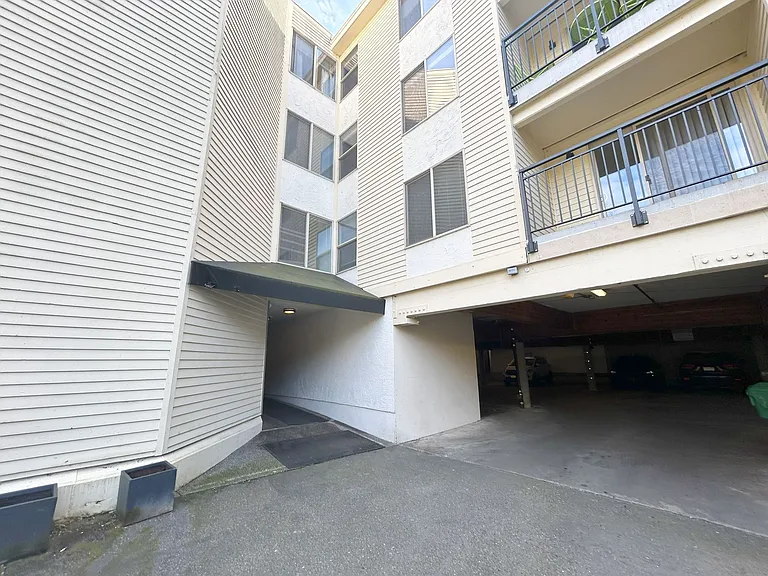 Lawton Park Apartments — Photo 5