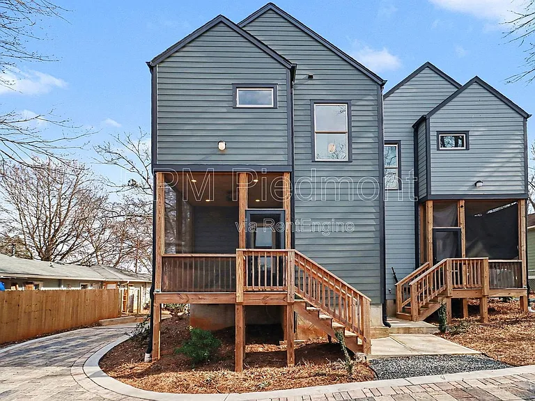 1081 Hill St SE #B — Photo 31