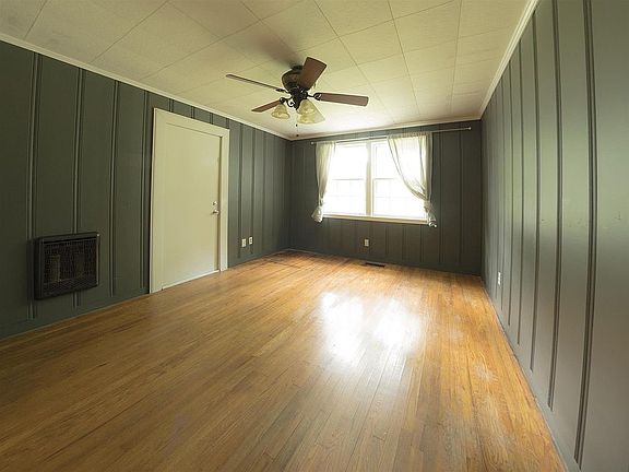 5th image of 2606 Crump Dr