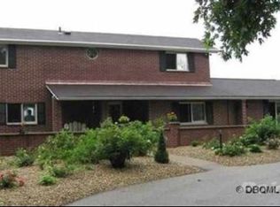 5475 N Dunn Rd, East Dubuque, IL 61025