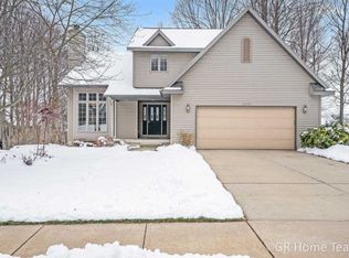 5349 Cottondale Dr SW, Wyoming, MI 49519