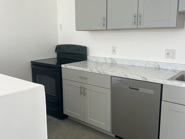 2404 Wilshire Blvd #4F — Photo 9