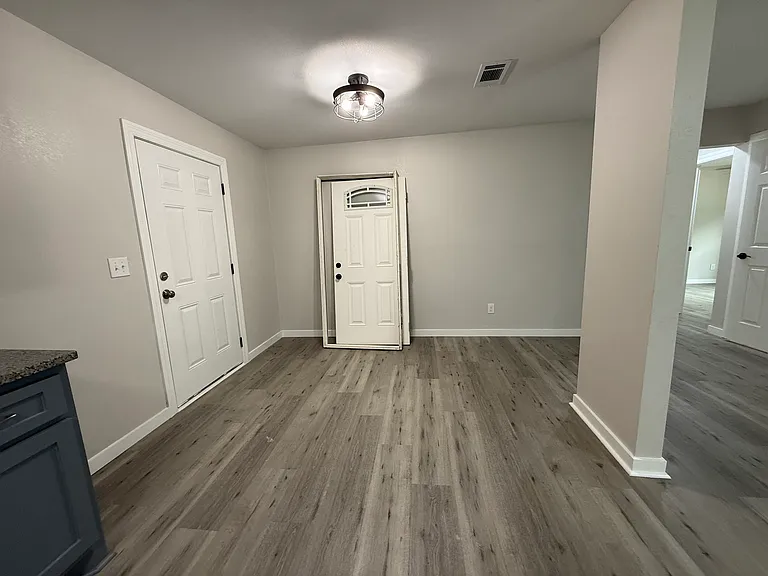 2894 Alice St — Photo 7