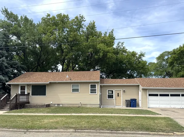 1604 2nd Ave S, Moorhead, MN 56560