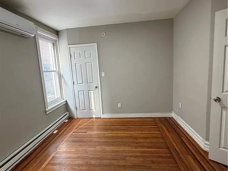 223 N 10th St #1 — Photo 9