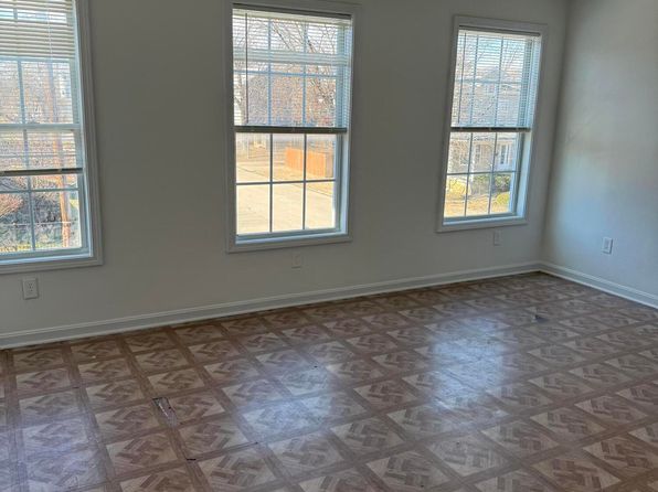 louisville-kentucky-73472682 picture