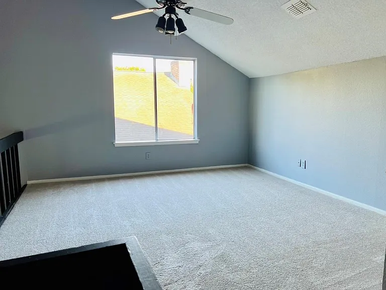 7627 Candlegreen Ln — Photo 34