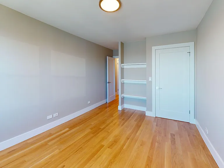 80 N Moore St #8033G — Photo 9
