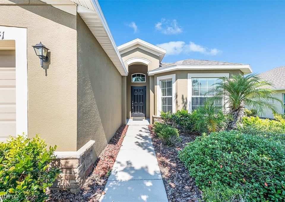 1st image of 18141R Arbor Crest Dr
