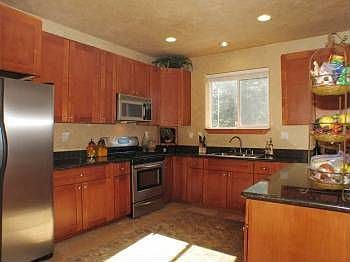 4th image of 2790 Springwood Dr