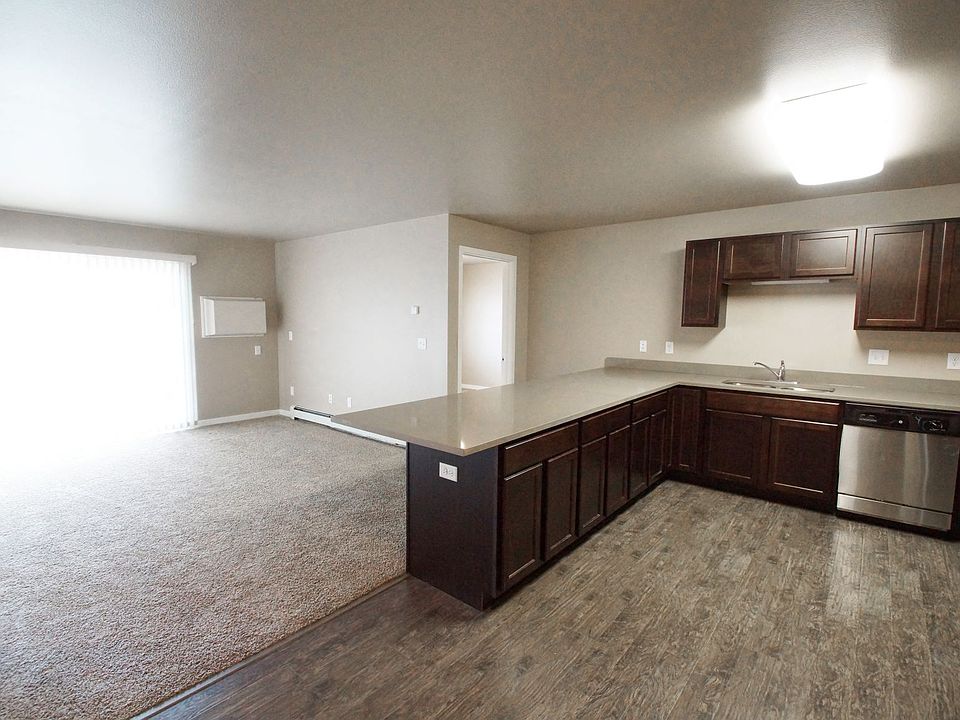 Westdale Apartment Homes 1891 17th Ave N Wahpeton ND Zillow