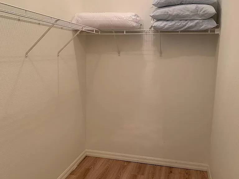 Walk-in closet