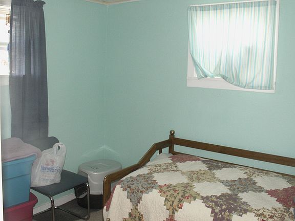 4th image of 725 Holcomb Ave
