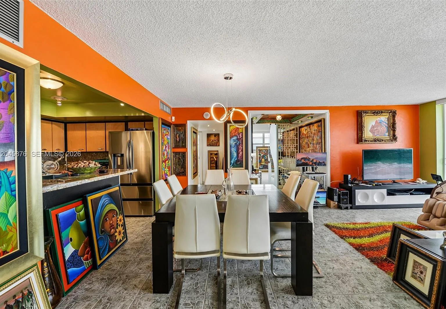Bayview Towers Condo Sout — Photo 4