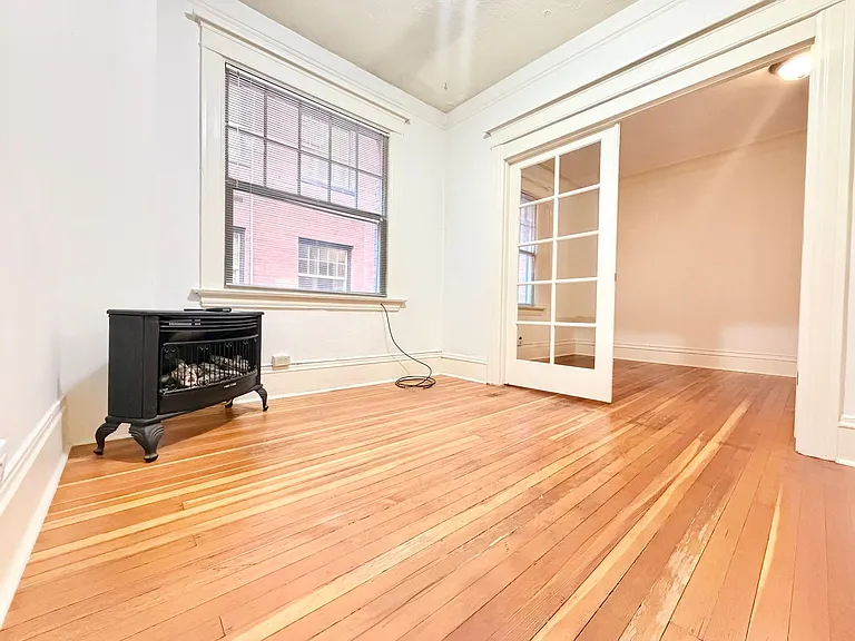 2109 NW Irving St #203 — Photo 6