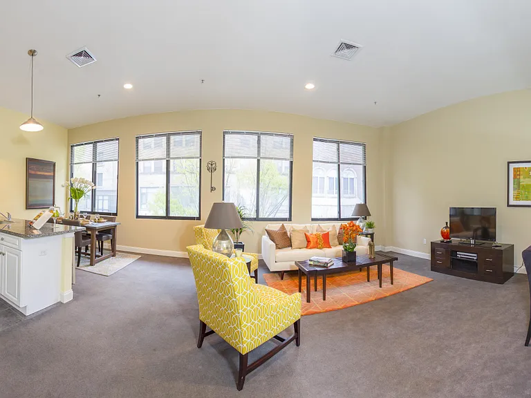 Residence Court (900 Chapel Mall) — Photo 8