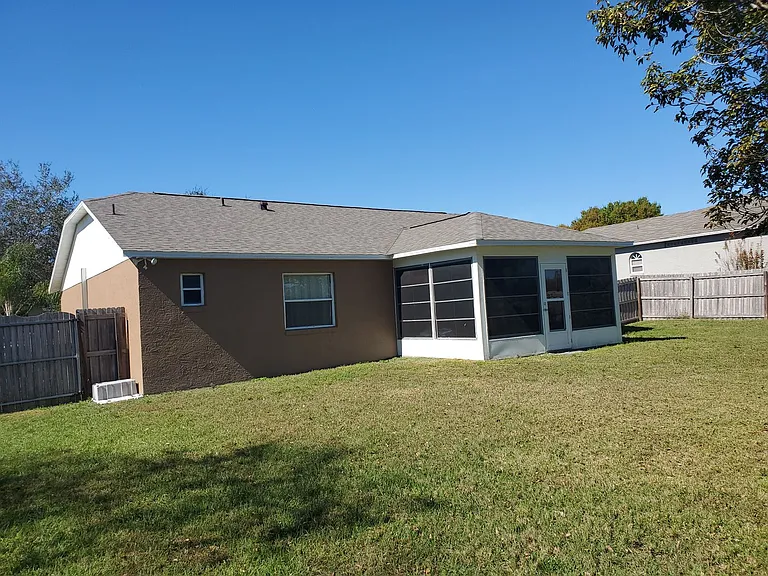 8039 Ridgeglen Cir E — Photo 31