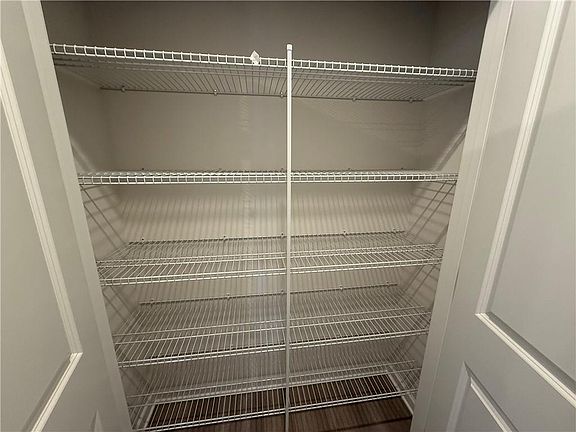 5th image of 5193 Longview Run