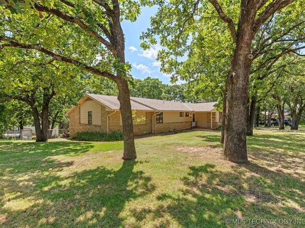 3321 Woodland Rd, Bartlesville, OK 74006