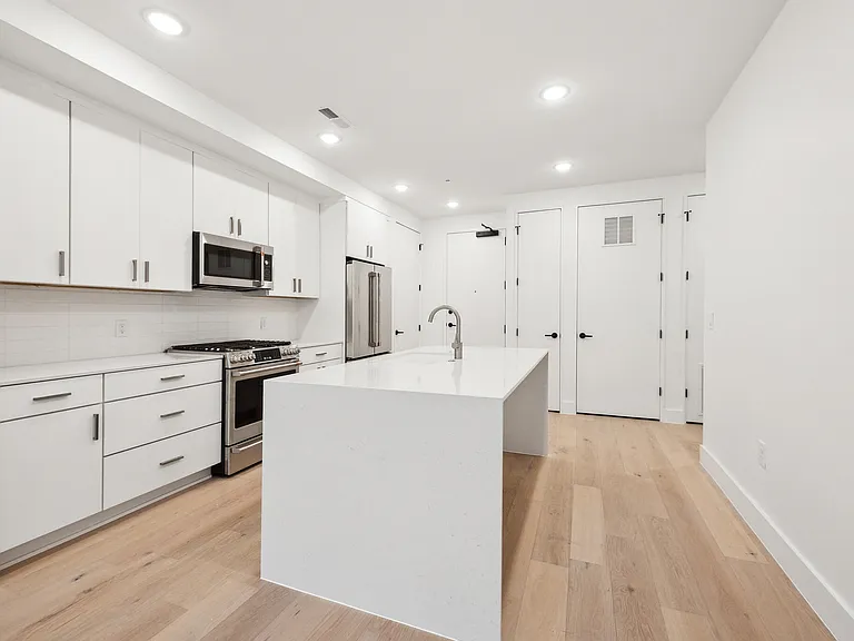 29 Enterprise St #106 — Photo 3