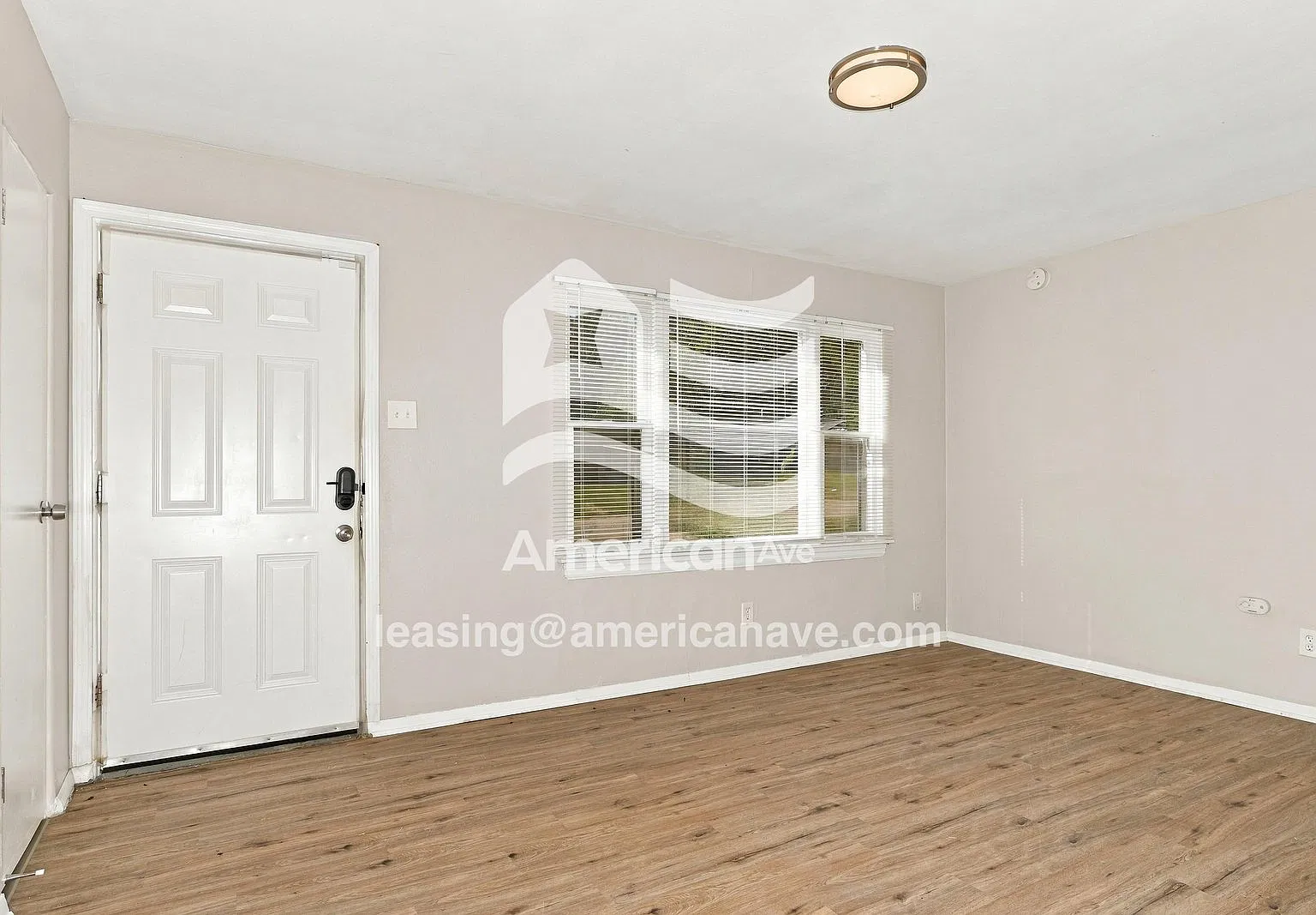 3 bed, 1.0 bath, 1032 sqft, $1,325 — Photo 3