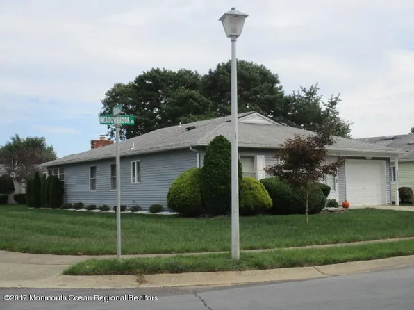 120 Meadowbrook Rd, Brick, NJ 08723