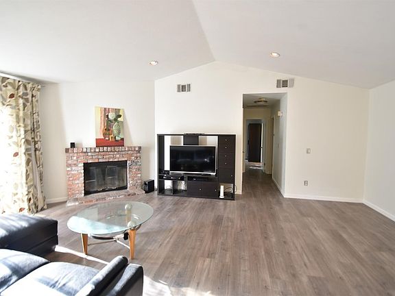 4th image of 1935 Urbana Way