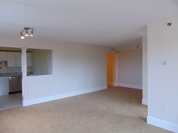 4th image of 200 Cove Way Unit 920
