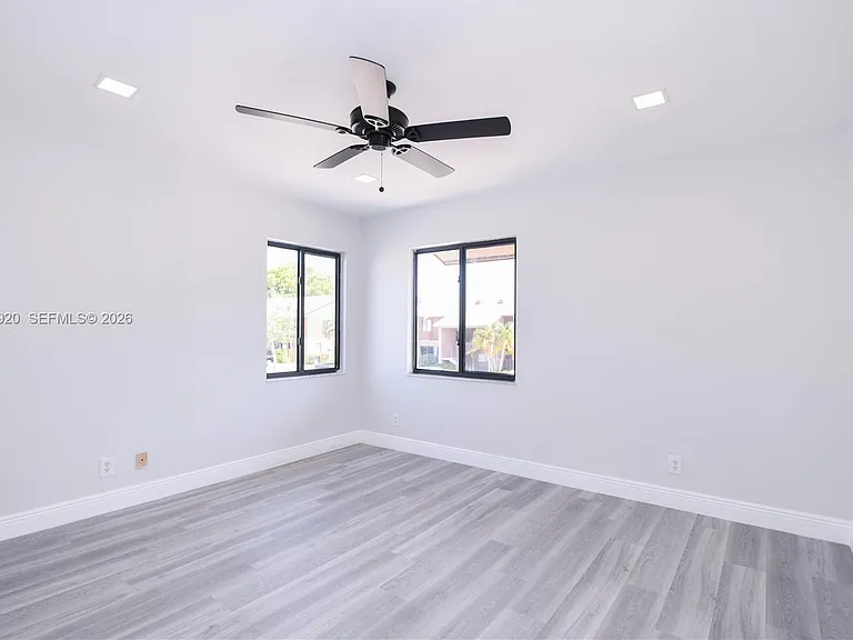 2315 SW 22nd Ave #2020 — Photo 6