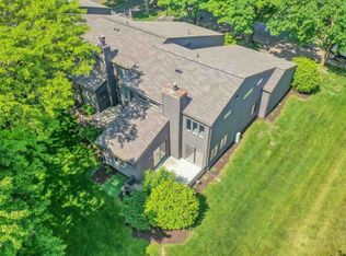 71 Webster Heights Dr, Green Bay, WI 54301